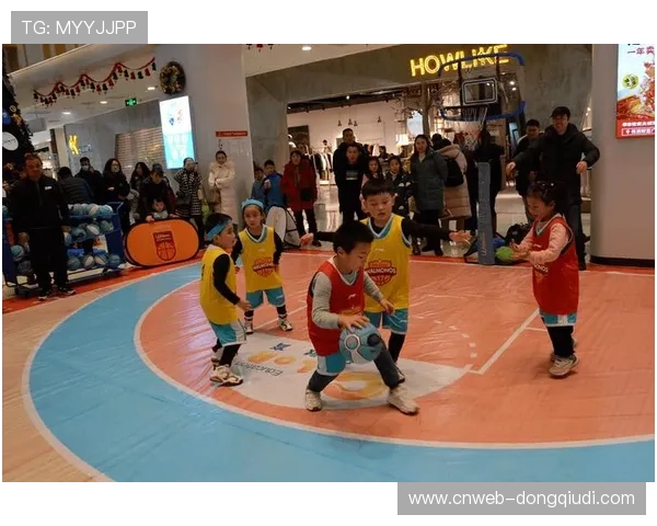 孩子的“失误”为何赢得掌声？幼儿园篮球宝贝不完美表演获赞